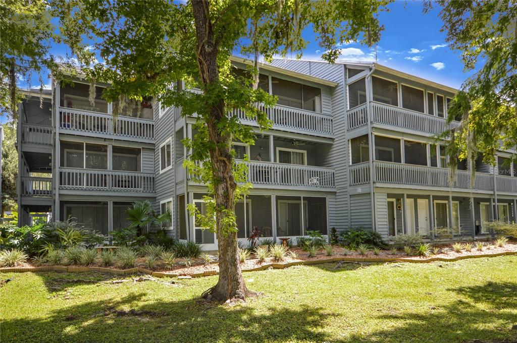 Riverfront Living in the Heart of Nature